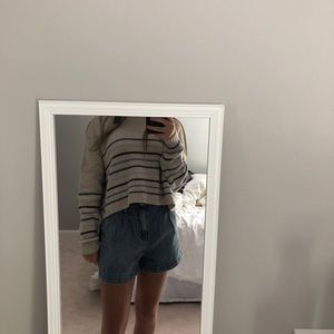 Hollister cropped beige with blue stripes sweater